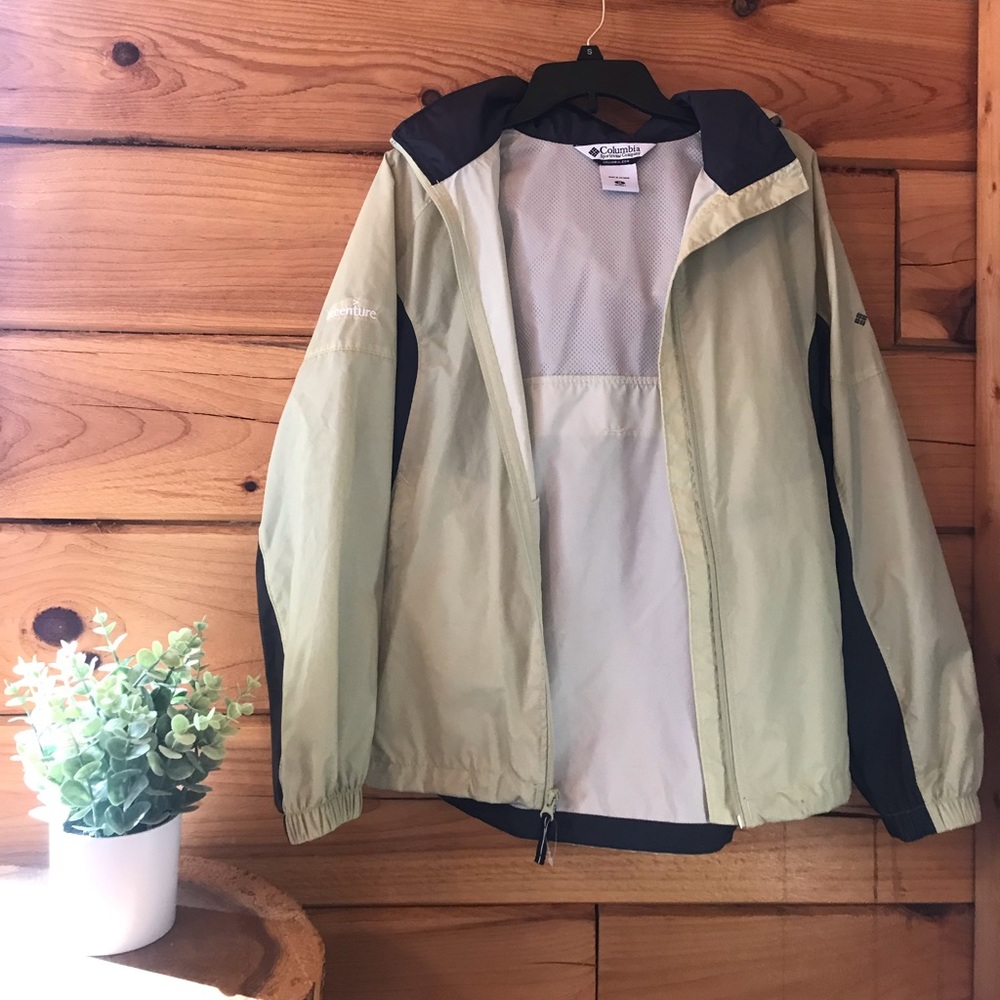 Brand new Columbia rain jacket/windbreaker.